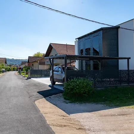 Hazam Aparthotel アパートホテル *