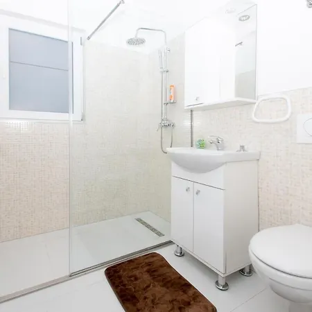 Hazam Aparthotel アパートホテル