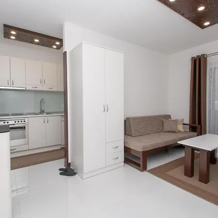 アパートホテル Hazam Aparthotel *