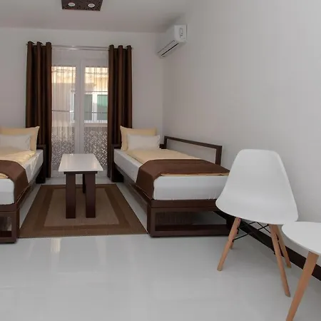 アパートホテル Hazam Aparthotel Sanski most