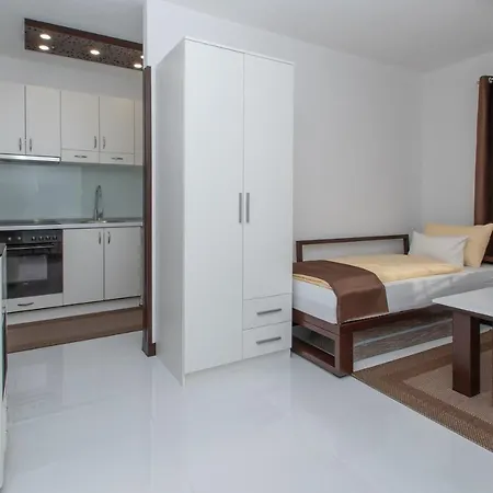 アパートホテル Hazam Aparthotel Sanski most