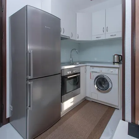 Hazam Aparthotel アパートホテル *